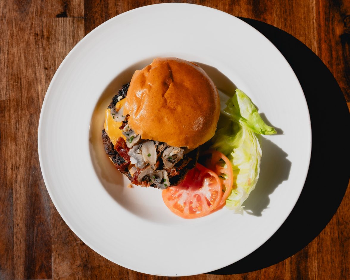 Napoli Cheeseburger.