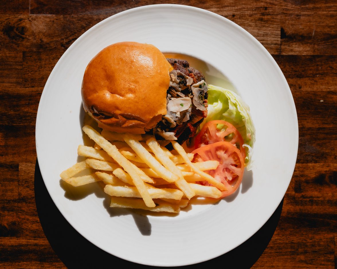 Napoli Cheeseburger Deluxe.