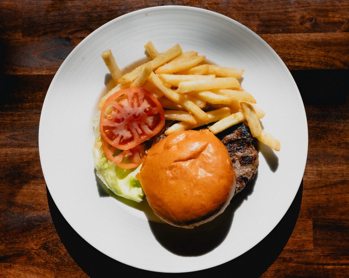 Hamburger Deluxe.